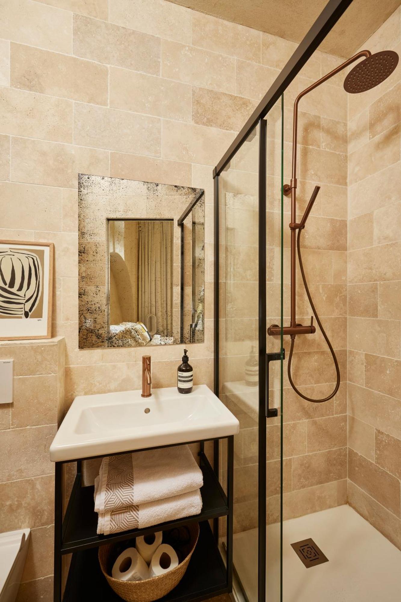 Cosy 1br With Outside Space Neighboring Le Marais Parijs
